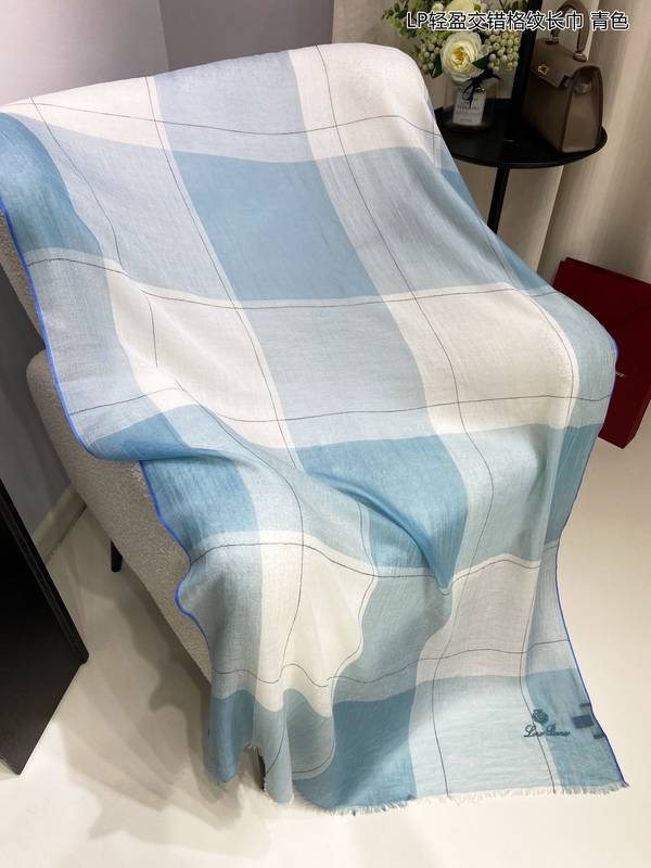 Loro Piana Scarf LPC00049 Loro Piana Scarf LPC00049